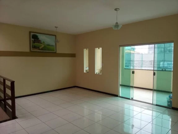 Imagem Casa à Venda no Bairro Cirurgia - 4 Suítes, 270m², 2 Vagas de Garagem - Confira!