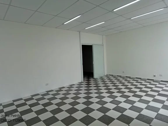 Imagem No Centro de Peruíbe, Salão Comercial Com 220 m² E Excelente Localização, Disponível Para Locação.