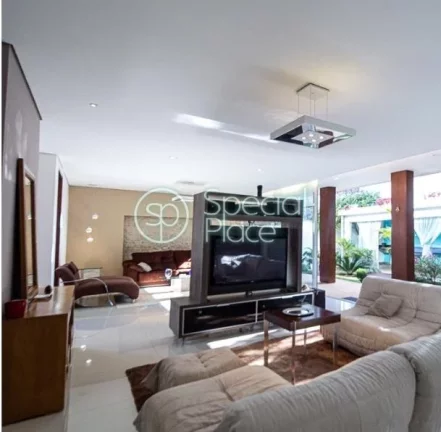 Imagem Uma lindíssima e confortável casa de condomínio que lhe oferece, segurança, privacidade, lazer, ...