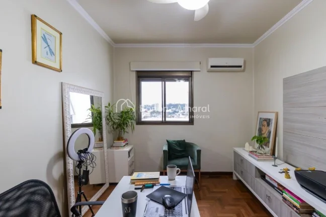 Imagem Situado no coração do Cambuí, um dos bairros mais desejados de Campinas, este apartamento oferece...