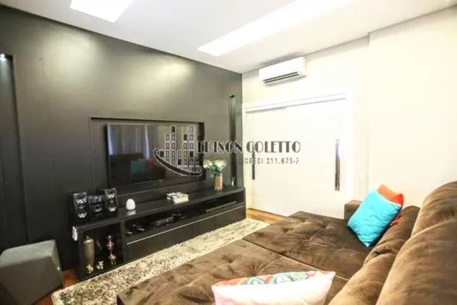 Imagem "Pronto para Morar" Linda casa no Alphaville Piracicaba, do arquiteto Aquiles Nicolas Kilaris com 3 Suítes