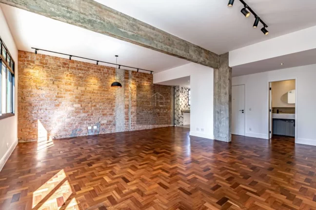 Imagem Apartamento Reformadíssimo com 3 suites 1 vaga prox Metro