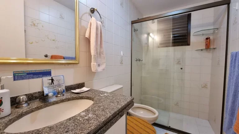 Imagem Flat com 2 dormitórios à venda, 76 m² - Pitangueiras - Guarujá/SP
