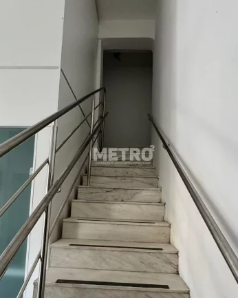 Imagem Ponto comercial 04 salas, 03 banheiros, 180m aproximados  Orla