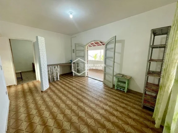 Imagem Casa Imperdível! Quase pé na areia e com uma vista deslumbrante do mar, esta é a oportunidade que...