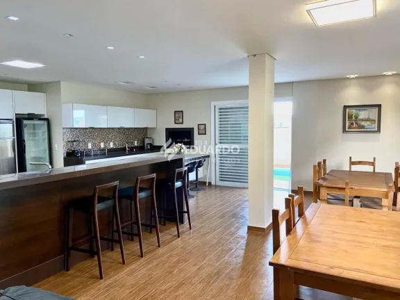 Imagem Casa Frente Mar com 7 dormitórios à venda sendo 5 suítes, 425 m² – Meia Praia –