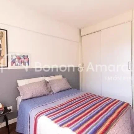 Imagem Apartamento mobiliado, com excelente iluminação natural e em localização privilegiada no Cambuí...