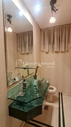 Imagem Localizado no coração do Cambuí, este finíssimo apartamento oferece o que há de melhor em confo...
