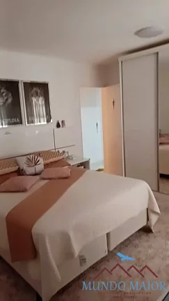 Imagem Sobrado à Venda com 2 Dorms e Lavabo Aceita Apto em São Bernardo