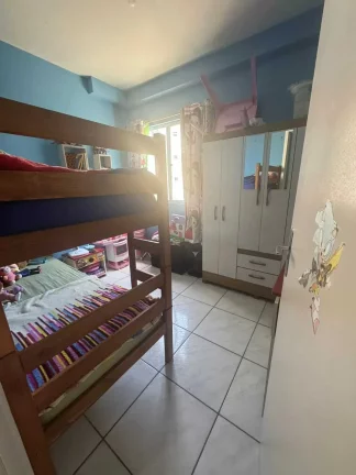 Imagem Apartamento com 2 dormitórios e 1 vaga de garagem no bairro Paranaguamirim em Joinville/SC