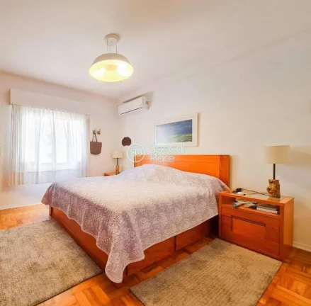 Imagem Um cuidadoso projeto de reforma moderno e funcional. São 129,75m² de área útil, três dormitóri...