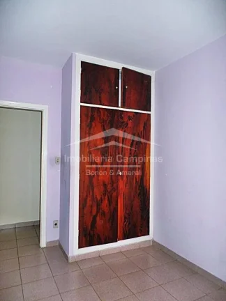 Imagem Casa a venda no Cambuí em Campinas.

Imovel muito bem localizado no bairro a duas quadras do Centro...