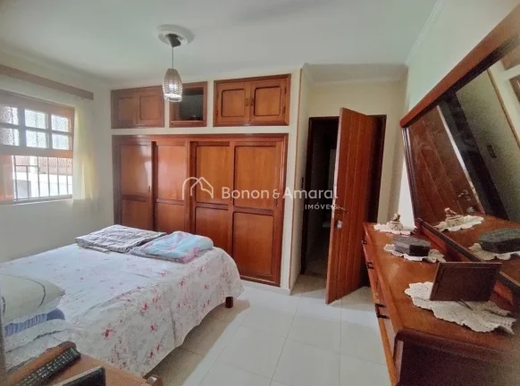 Imagem Oportunidade única: duas casas no mesmo terreno, com entradas independentes e uma localização pri...