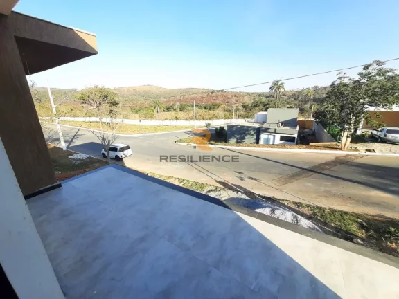 Imagem Casa maravilhosa com 03 quartos sendo 02 suítes em condomínio fechado !!