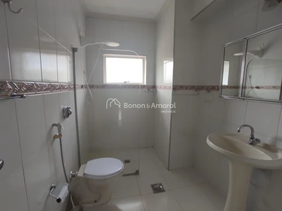 Imagem Amplo apartamento com 3 quartos, sendo 1 suíte, sala com 2 ambientes, cozinha planejada, área de s...