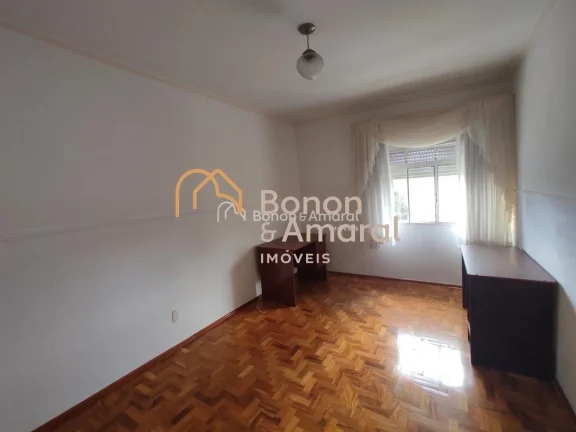 Imagem Amplo apartamento com 3 dormitórios sendo 1 suíte, sala com 2 ambientes, cozinha planejada, área de serviço, suíte de empregada e vaga de garagem
