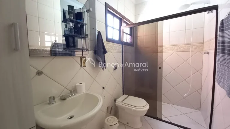 Imagem Linda casa em uma região de muito verde e tranquilidade, bolsão de chácaras perto da entrada de V...