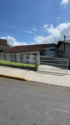 Imagem Casa alto padrão 1 suíte + 2 demi-suítes e 2 vagas de garagem - Saguaçu | Joinville/SC