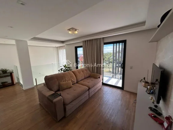 Imagem Lindo sobrado com 200m² de construção em terreno de 200m².
São 3 dormitórios, todos suítes, g...