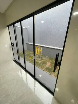 Imagem Casa 3 quartos, Mansões Paraiso, 450.000,00

A casa possui:

- Sala;
- 3 quartos, sendo 1 suite;
- ...