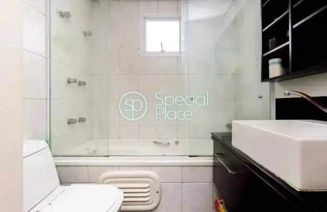 Imagem 115 metros 3 dormitórios 2 suítes 4 banheiros 2 vagas Condomínio bem localizado, andar alto, refo...