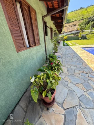 Imagem Maravilhosa chacara em Atibaia com 1100m² e 150m² de area construida - 3 Dormitorios sendo uma suite - A VENDA!!!