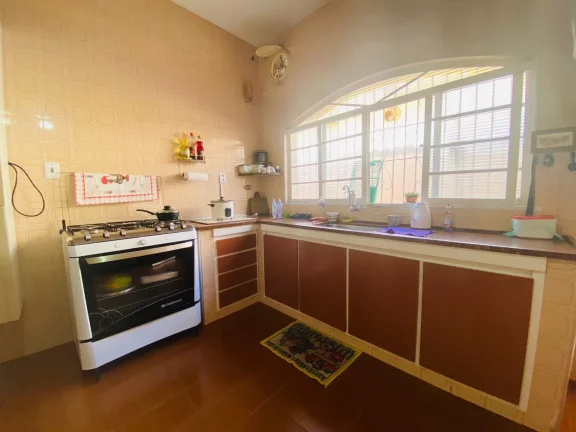 Imagem Casa espaçosa a venda no Centro de Tatuí/SP.