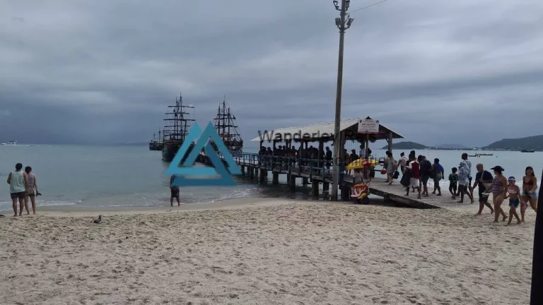 Imagem Terreno frente mar em Canasvieiras - Pé na areia