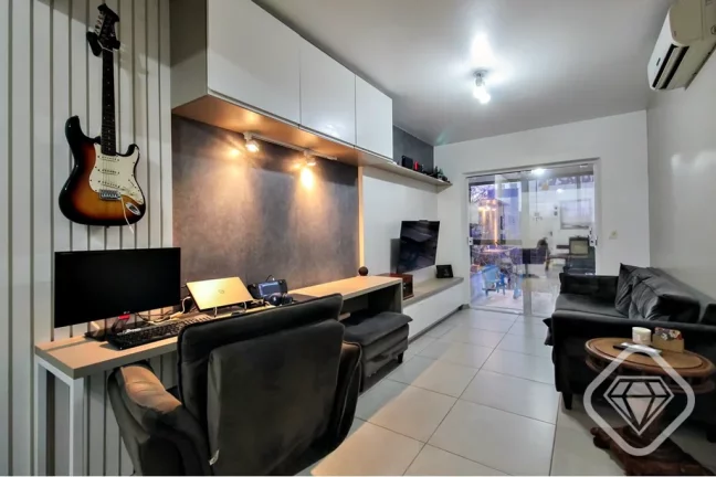 Imagem Apartamento reformado com muito charme na Otto Niemeyer, Zona Sul de Porto Alegre

Brilhante Imóvei...