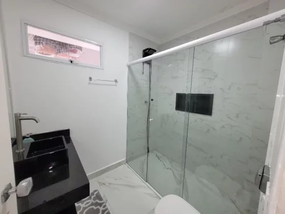 Imagem PITANGUEIRAS - UMA QUADRA PRAIA COM VISTINHA PARA O MAR, EXCELENTE APARTAMENTO TOTALMENTE REFORMADO, 108 M² ÚTEIS, GARAGEM NO PRÉDIO.