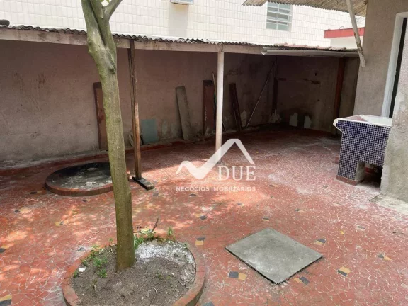 Imagem Sobrado isolado em excelente localização. 168m² de área útil.