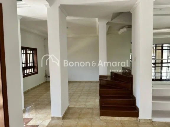 Imagem Descubra o conforto nesta confortável e espaçosa casa localizada no prestigiado bairro do Jardim C...
