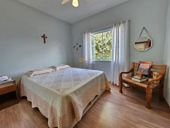 Imagem Casa em Condomínio para Venda em Teresópolis / RJ no bairro Vargem Grande