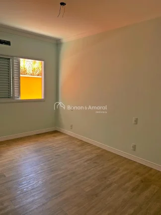Imagem Casa à venda, em condomínio, Parque Xangrilá, Campinas, 4 quartos.
Casa térrea, 4 quartos, sendo...