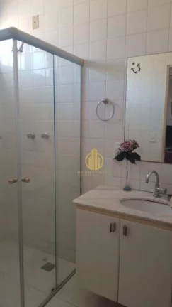 Imagem Casa em condomínio com 3 dormitórios para alugar, 180 m² por R$ 2.500/mês
