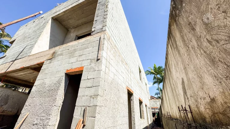 Imagem Casa alto padrão nova à venda em Alphaville 5 com 4 suítes e 4 vagas | 360m² AT - 330m² AC - R$3.900.000 | Santana de Parnaíba/SP