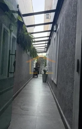 Imagem Sobrado de alto padrão com 2 dormitórios, sendo 1 suíte, 3 banheiros, área útil de 157 m² e 2 ...