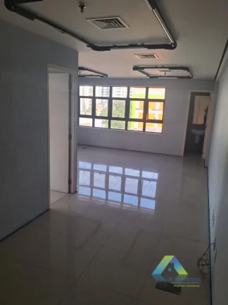 Imagem Sala Comercial com 50m² recém reformada em localização privilegiada de Moema/Zsul