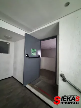 Imagem Galpão comercial de alto padrão em Vila Gomes Cardim, São Paulo-SP: 4 salas, 10 banheiros, 6 vagas de garagem, 6.100m² de área