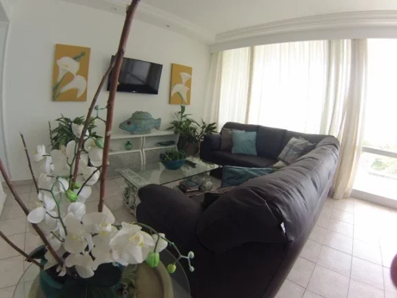 Imagem Pitangueiras Frente Total ao Mar, Melhor Prédio e Localização, 2 Garagens, Varanda com Vista Espetacular ao Mar.