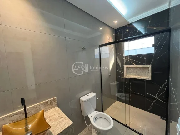 Imagem Imóvel de luxo na Vila Planalto: Casa com 3 quartos, 3 suítes, 1 sala e 2 vagas de garagem em Campo Grande-MS!