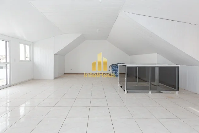 Imagem Triplex Espaçoso com Sol da Manhã e Pátio para 6 Carros
Se você procura um imóvel que ofereça ...