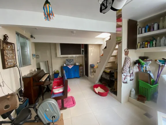 Imagem Casa térrea a venda em Santos, reformada, garagem, ótima