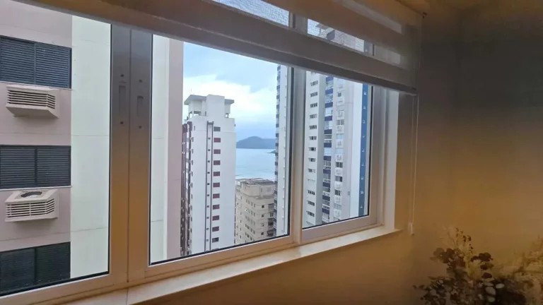 Imagem Aparta quadra mar 3 suítes sendo 1 com sacada e vista para o mar e 2 vagas, Balneário Camboriú/SC