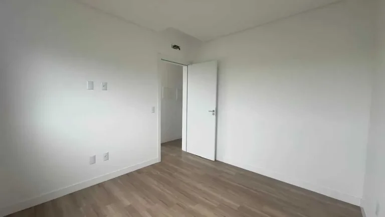 Imagem Casa com 3 dormitórios sendo 1 suíte e 2 vagas garagem - Campeche | Florianópolis/SC