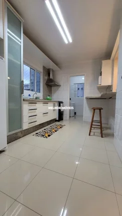 Imagem Apartamento á venda com 02 dormitórios sendo 01 suíte, ampla sacada com churrasqueira a carvão, próximo a Roda Gigante à Venda em Balneário Camboriú - SC