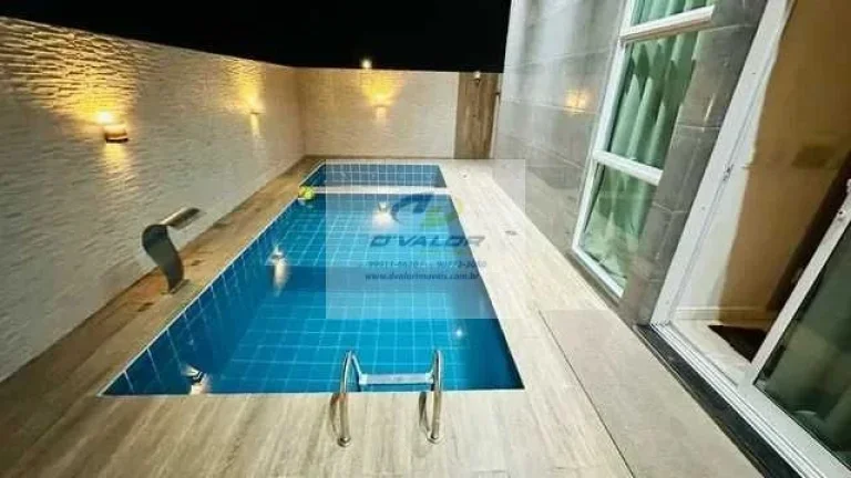 Imagem Vendo casa em condomínio fechado, com 250m², sala para 3 ambientes, 3 suítes, escritório e 4 vagas
