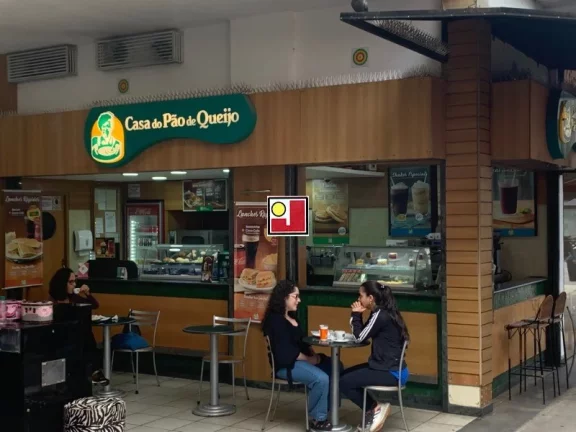 Imagem Vendo loja no Shopping Barra World, R$200.000,00 rendendo R$1.500,00 mes, 20m² térreos + 10m² girau + área externa