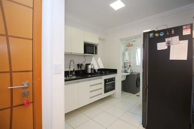 Imagem Apartamento Padrão à locação com 2 suítes e Vista parcial para o mar no bairro do Embaré em Santos/SP