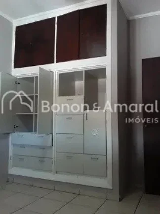 Imagem Excelente oportunidade para morar ou investir! Esta casa oferece uma estrutura ampla e funcional, pe...